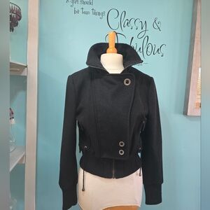 Ultra Stylish and Chic Black Women's Jacket